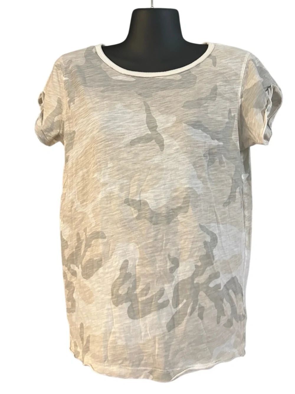 We the Free camouflage print shirt tee top short sleeve women’s L large preowned